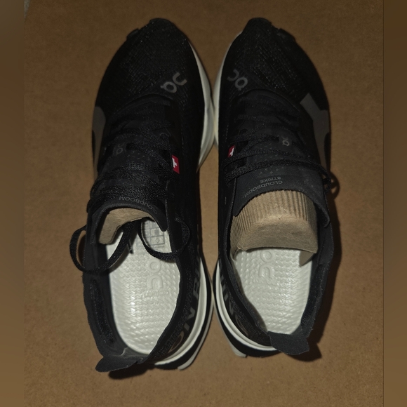 On Running Sneakers Cloudboom Strike 7.5 Women - Picture 13 of 13